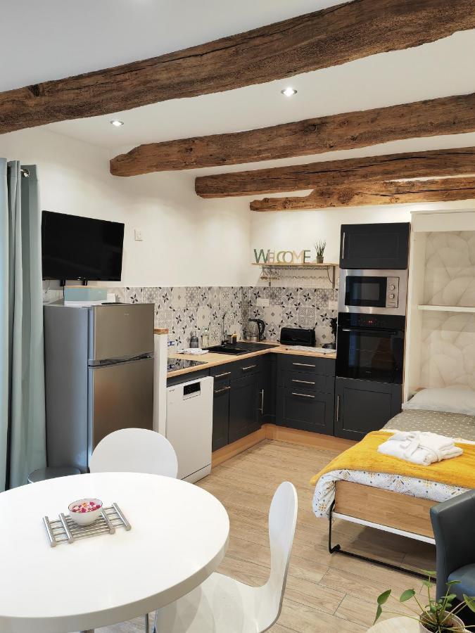 A La Memoire De Merlin & Spa Saint-Malon-sur-Mel エクステリア 写真