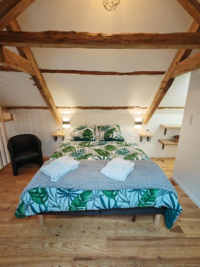 A La Memoire De Merlin & Spa Saint-Malon-sur-Mel エクステリア 写真