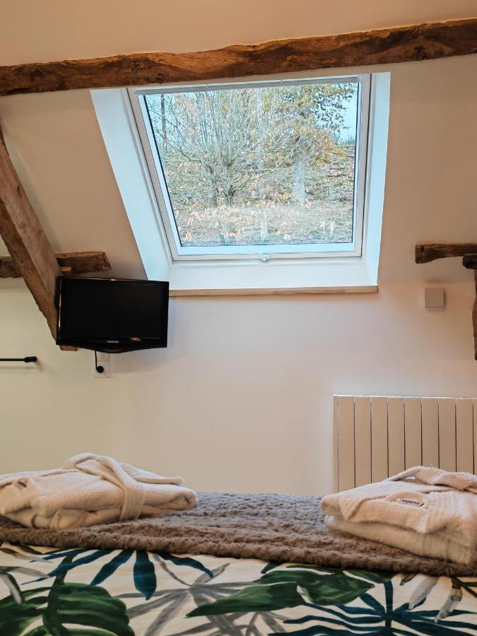 A La Memoire De Merlin & Spa Saint-Malon-sur-Mel エクステリア 写真