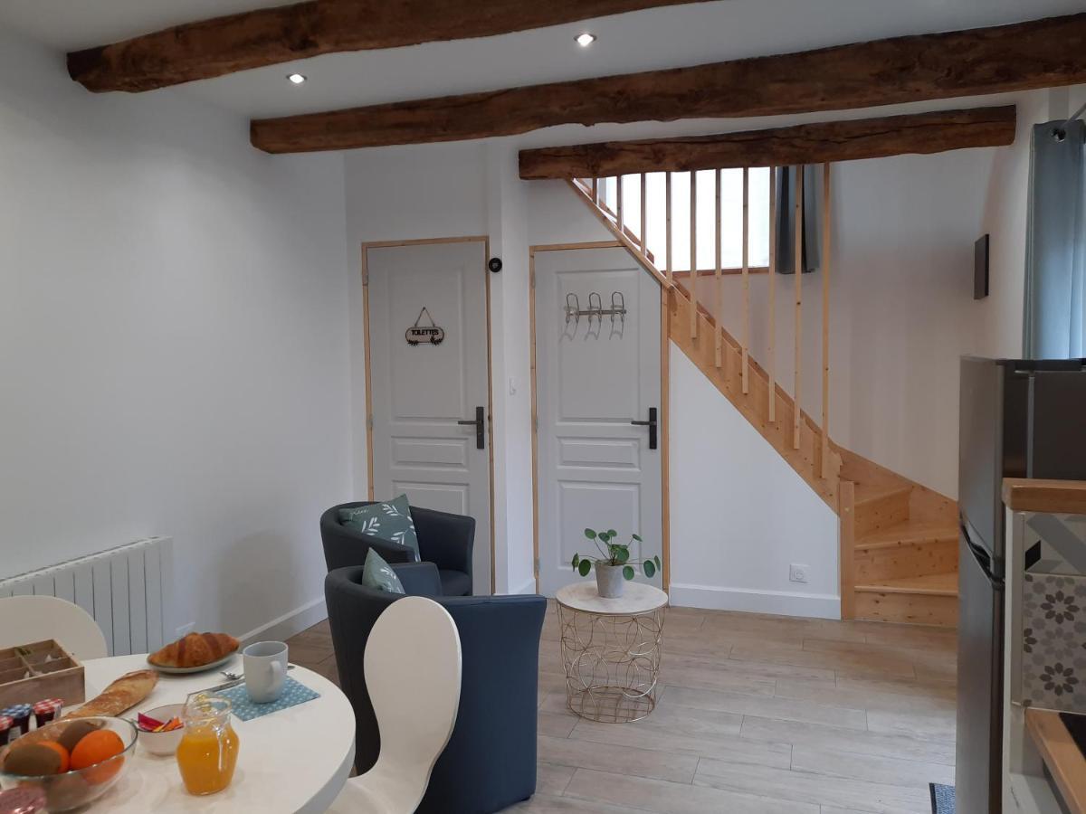 A La Memoire De Merlin & Spa Saint-Malon-sur-Mel エクステリア 写真