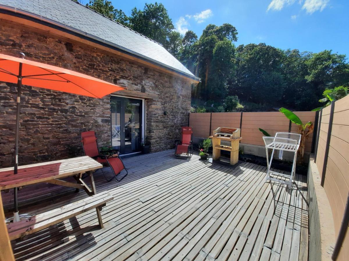 A La Memoire De Merlin & Spa Saint-Malon-sur-Mel エクステリア 写真